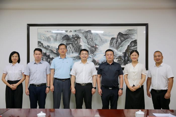联盟各成员单位负责人合影.jpg